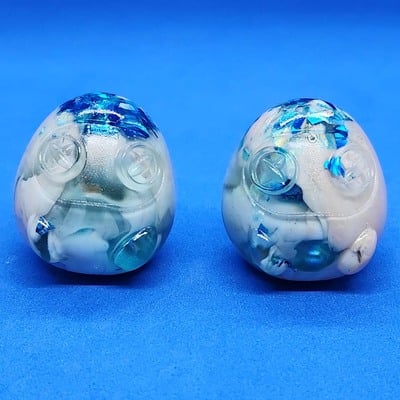 Behbes collectible figure (small) (blue and cream swirls & sparkles)
