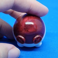 Behbes Collectible Figure (small) (maroon top/half white) - Thumbnail 4