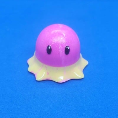 Blubby (light magenta/yellow bottom)