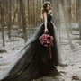 Gothic Strapless Tulle Black Wedding Dress A-Line with Chapel Train Unique Wedding Gowns Ruffled Skirt Bridal Dresses，1700-1