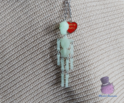 Glow-in-the-Dark Bony Skeleton Enjoy Cruise Heart Keychain Spy Family 