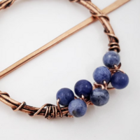 small hair clip for fine hair, small circular copper wire barrette with sodalite beads - Thumbnail 4
