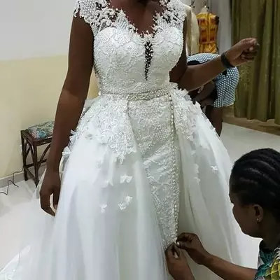 Vestidos de novia african lace wedding dresses with detachable train handwork cap sleeves sheer neck plus size bridal gown