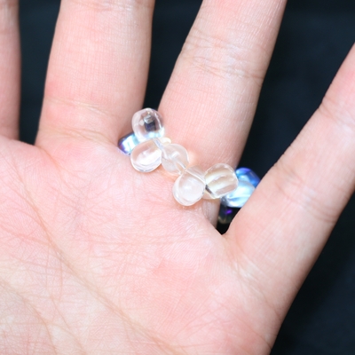 Elastic little teardops ring