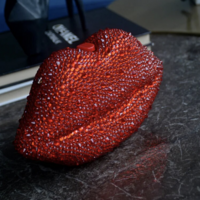 Valentines Day Lips Clutch bag with chain strap  - Thumbnail 3