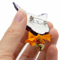 Pin Cheshire Cat with Yellow Ribbon, Unique Pin, cat brooch, pink, orange, gray - Thumbnail 2