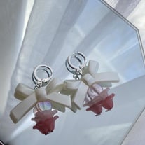 Silky petal earrings