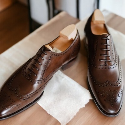Handmade brown leather lace up wing tip office shoes