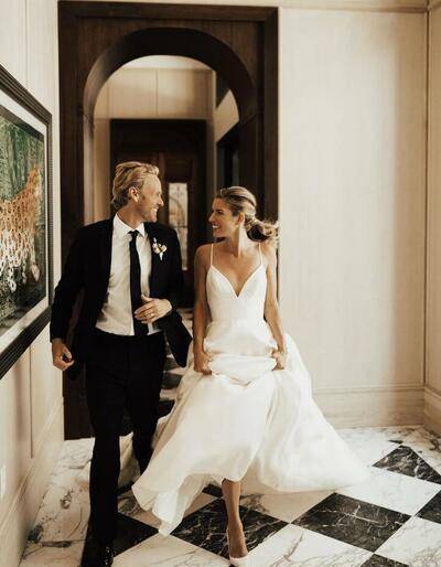 Spaghetti Straps Ivory V-Neck Satin Wedding Dresses 