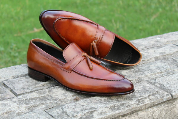 Classic Brown Leather Tassel Loafers for Versatile Style