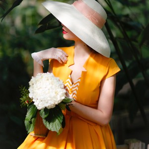 Stay Stylish in the Sun - Oversize Beach Straw Hat in White – Your Chic Summer Essential - Thumbnail 4