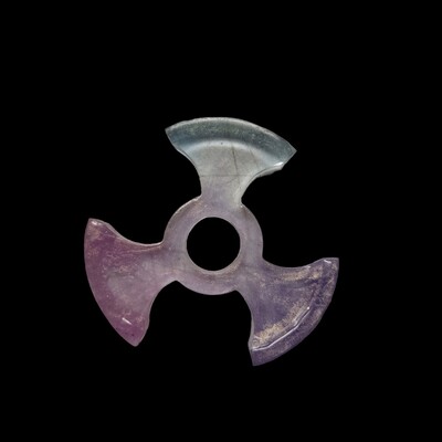 Light weight child's finger spinner 