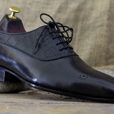 Handmade men's black leather & alligator print brogue lace up dress shoes - Thumbnail 1