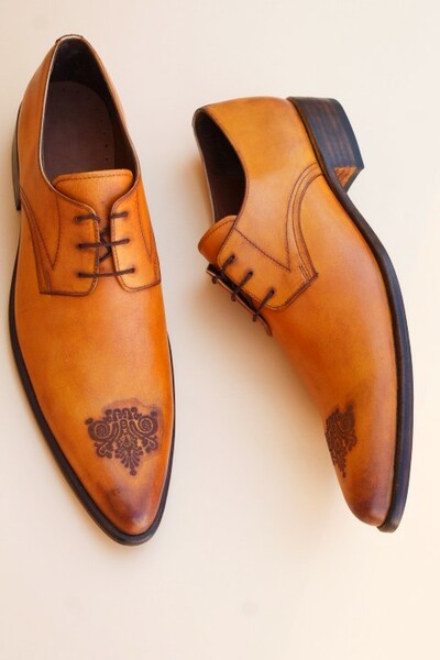 Crafted Leather Brown Pointed Toe Lace up Dress Shoes For Men
