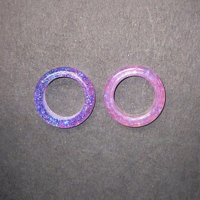 Faceted resin rings lightweight and colorful