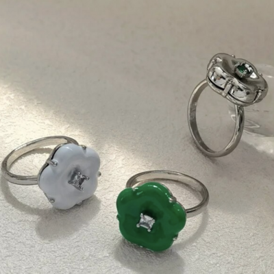 Flower style cz silver tone ring 