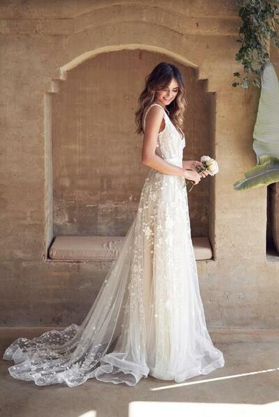 Simple Mermaid V Back Lace Bridal Dresses