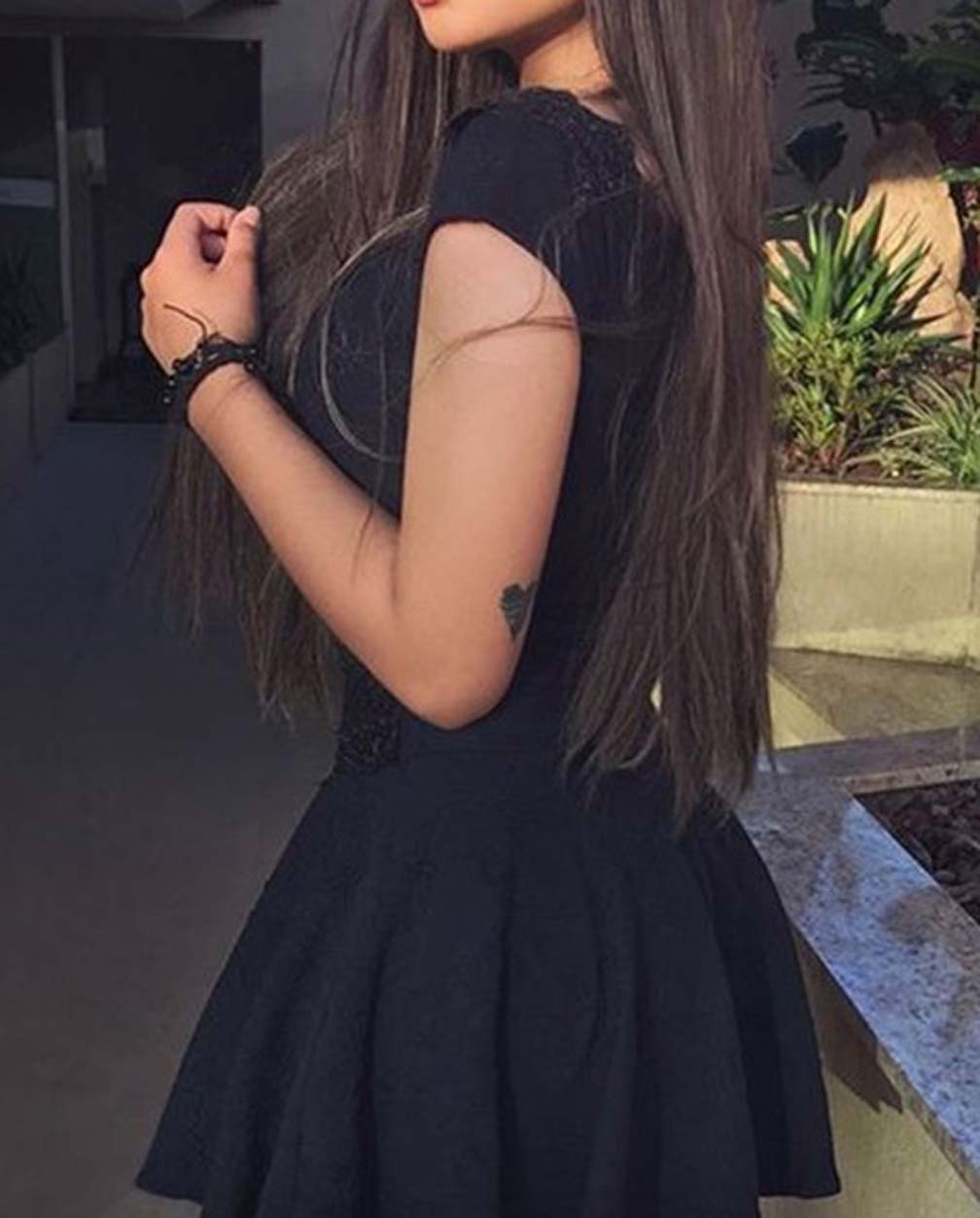 Cute Short A-line V Neck Lace Appliques Prom Homecoming Dresses