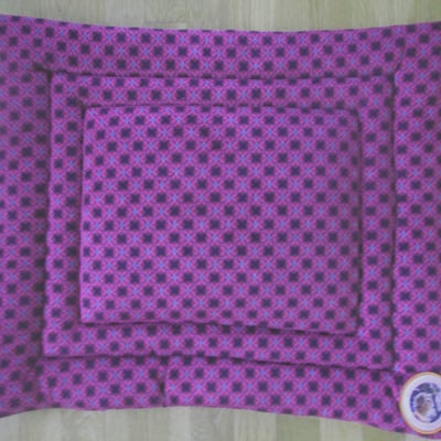 Magenta, purple & black pattern bed, fleece, 23.5 in. x 19.5 in.
