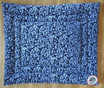 Black & White Pattern Bed, fleece, 25.5 in. x 21 in.