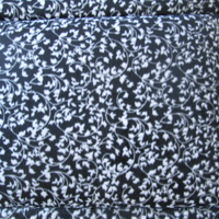 Black & White Pattern Bed, fleece, 25.5 in. x 21 in. - Thumbnail 1
