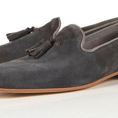 Pointed toe gray color suede leather tassel loafer slip on handcrafted men shoes