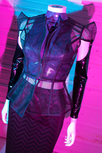 Intrigue Garter Sleeves - Shiny Black - Thumbnail 2