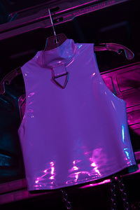 Intrigue Triangle Top - Violet - Thumbnail 3