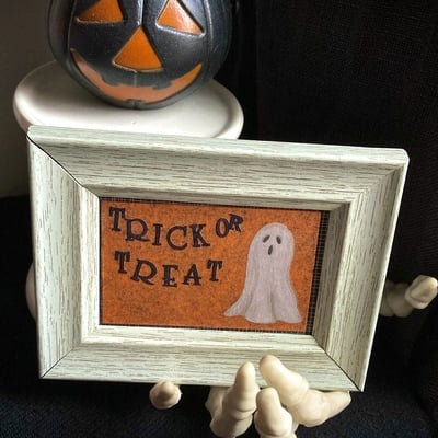 Halloween ghost mini frame