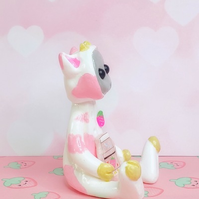 Strawberry cow robot resin art toy figure