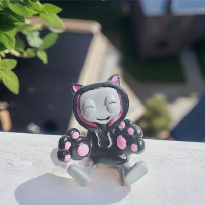 Cuddly black cat hoodie resin robot figurine (black ver.)