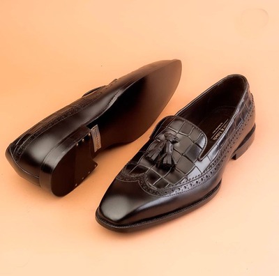 Handmade Black Alligator Print Leather Tussle Men's Loafer Shoes