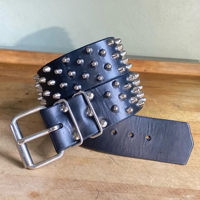 2" wide 3-2-3 short british stud hips belt