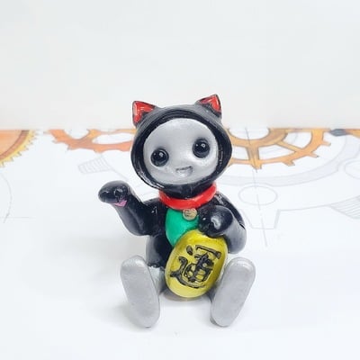 Maneki neko robot (black) resin art toy figure kawaii desk friend gift