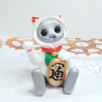 Maneki Neko Robot (White) Resin Art Toy Figure Kawaii Desk Friend Gift - Thumbnail 2