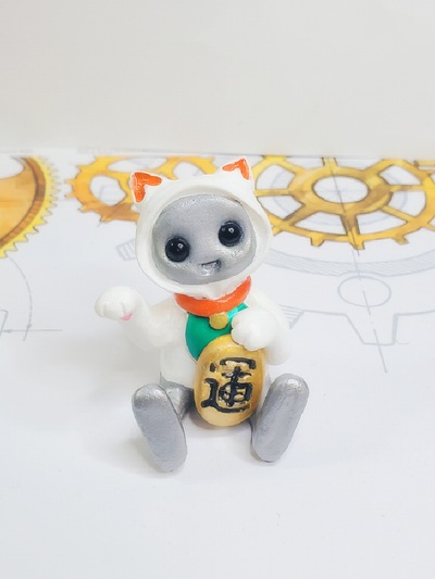 Maneki Neko Robot (White) Resin Art Toy Figure Kawaii Desk Friend Gift