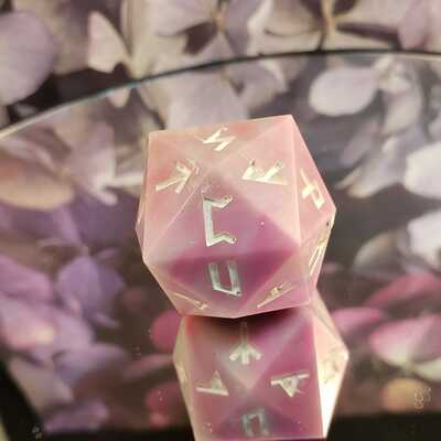 Pale spring rune dice - Thumbnail 5