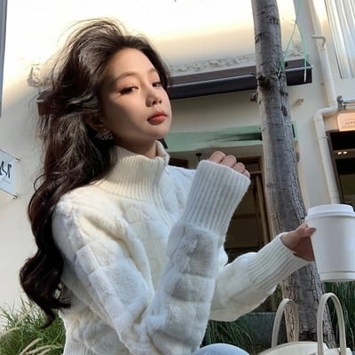 White turtleneck zipper sweater 