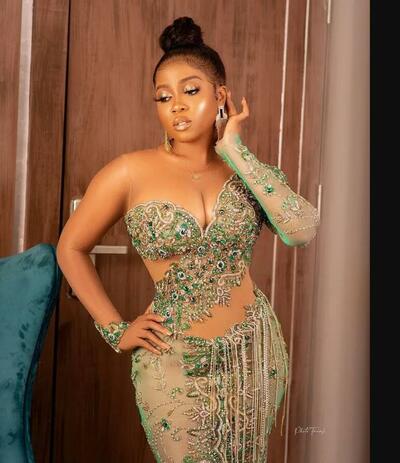  Plus Size Luxurious Beaded Crystals Prom Dresses Lace Sheer Neck Mermaid Evening Formal Party Dress