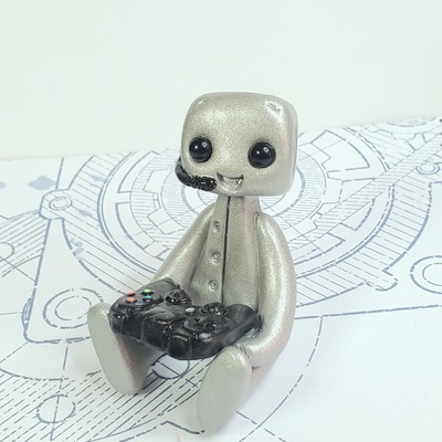 Gamer robot figure resin art toy desk gift