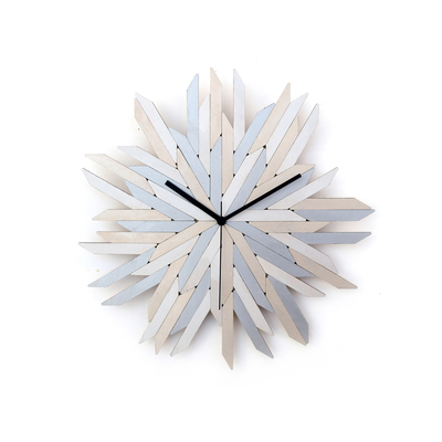Organic handmade wall clock in shades of silver - haystack frozen - Thumbnail 3