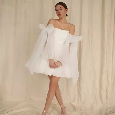 Simple heyhole high neck crystals bridal gowns white organza robe de mariage