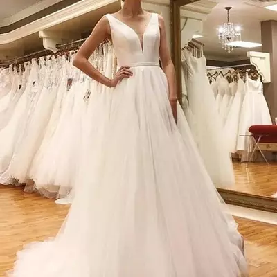 Sheer v neck wedding dresses satin tulle backless sweep train modest beach country wedding bridal gown custom made vestido de novia