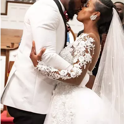 African floral lace appliqued wedding dress illusion long sleeve bridal gowns beaded chapel train ivory bride dresses vestido de novia