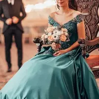 Hunter Green A Line Evening Dresses Long Off Shoulder Beadings Crystals V Neck Lace Applique Floor Length Satin Formal Prom Dress Party Wear  - Thumbnail 1