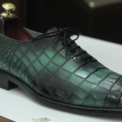 Handmade men's green alligator print leather lace up office shoes