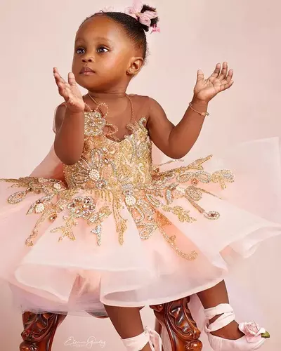 Gold Crystals Flower Girl Dresses Ball Gown Tulle Lace Beaded Backless Vintage Little Girl Peageant Dress Gowns 