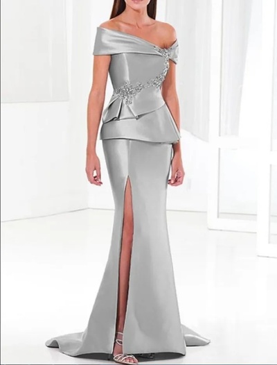 Elegant Mermaid Long Lace Mother of the Bride Dresses Beaded Satin Godmother Dresses