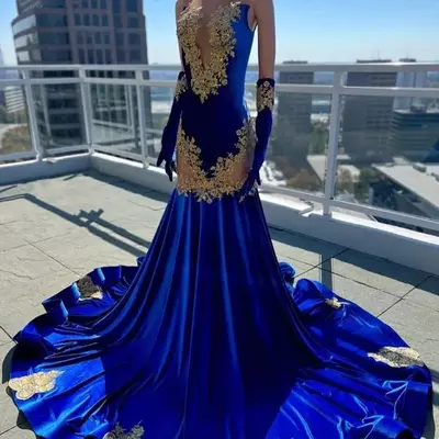 Royal blue lace applique sheath prom dresses sheer neck evening gowns with gloves black girls mermaid formal party dress robes de soiree 