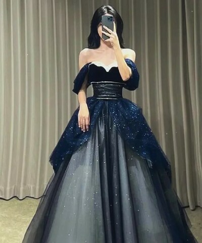 Whimsical Tulle Strapless Ball Gown Dress